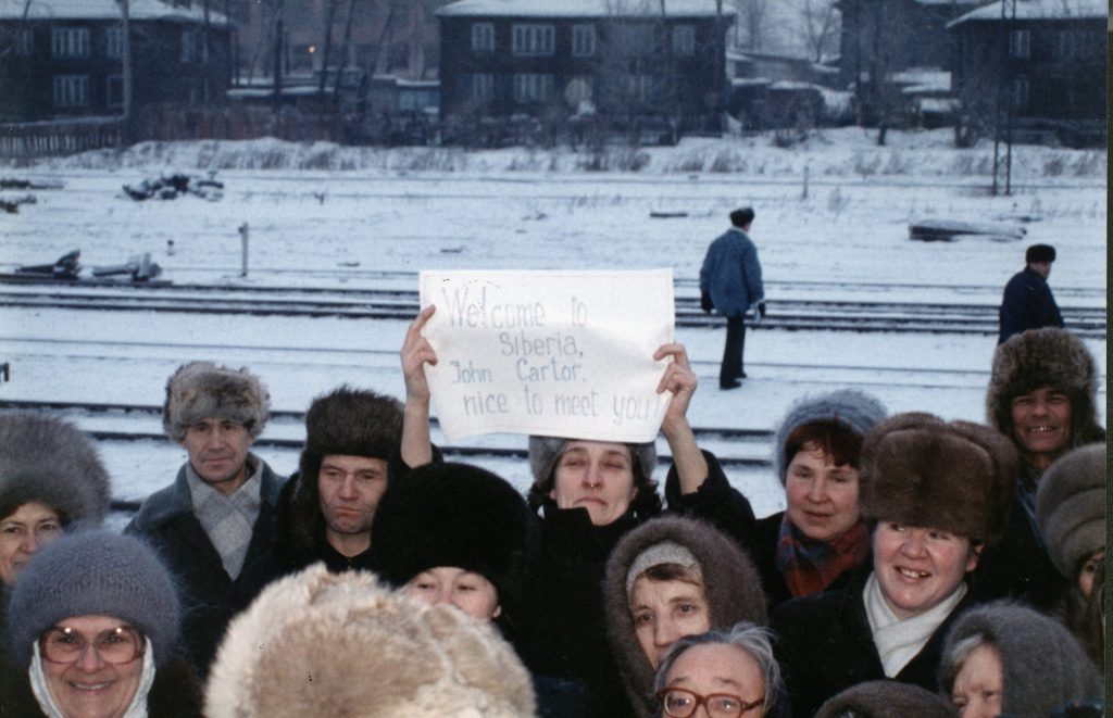 TSHE Crowd-Welcome sign